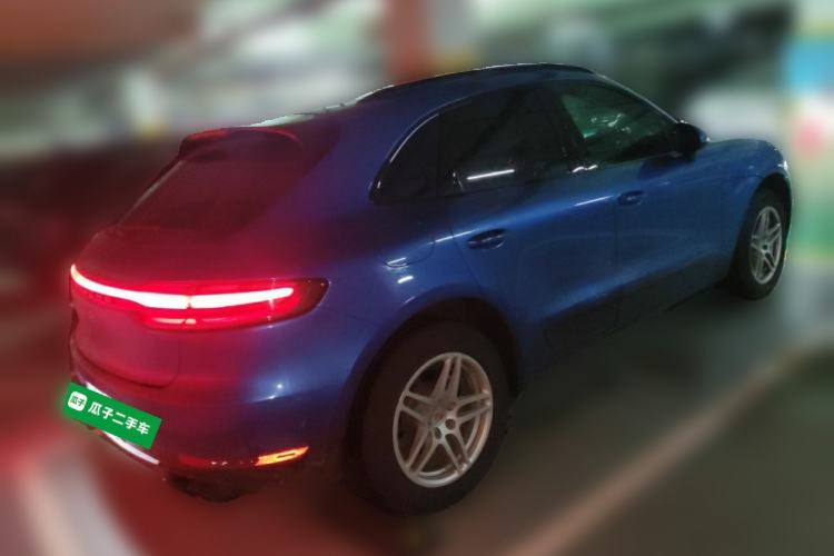 Used Porsche Macan 2018 Macan 2.0T Rear Right 45 Deg