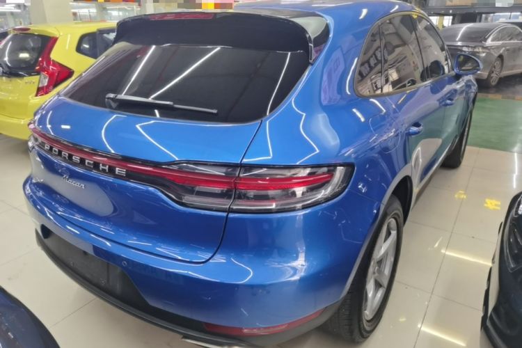 Used Porsche Macan 2018 Macan 2.0T Rear Right 45 Deg