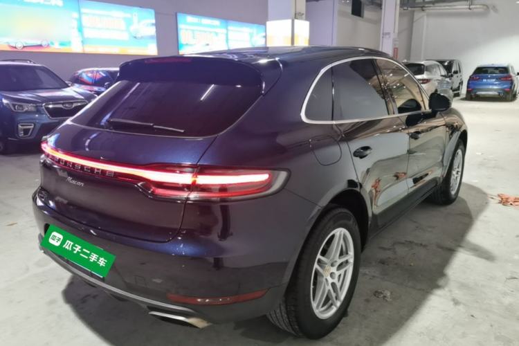 Used Porsche Macan 2018 Macan 2.0T Rear Right 45 Deg