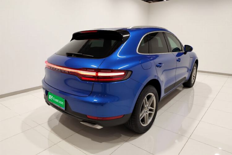Used Porsche Macan 2018 Macan 2.0T Rear Right 45 Deg