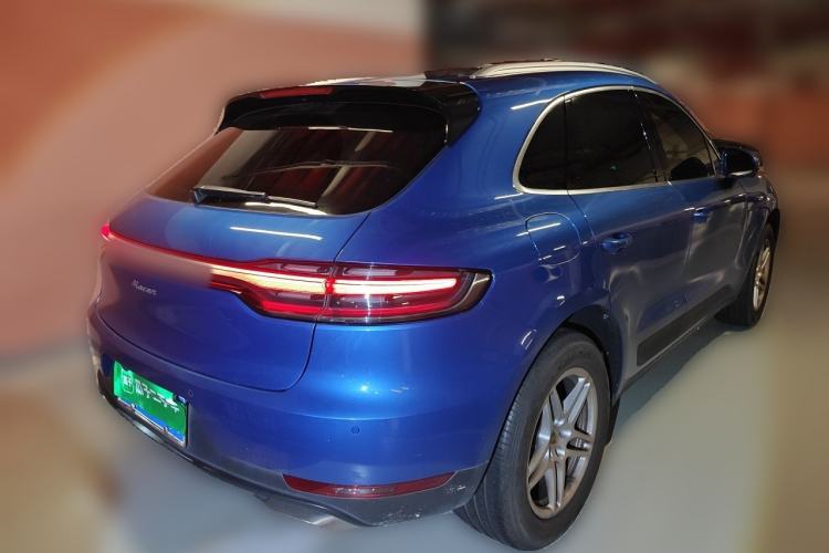 Used Porsche Macan 2018 Macan 2.0T Rear Right 45 Deg