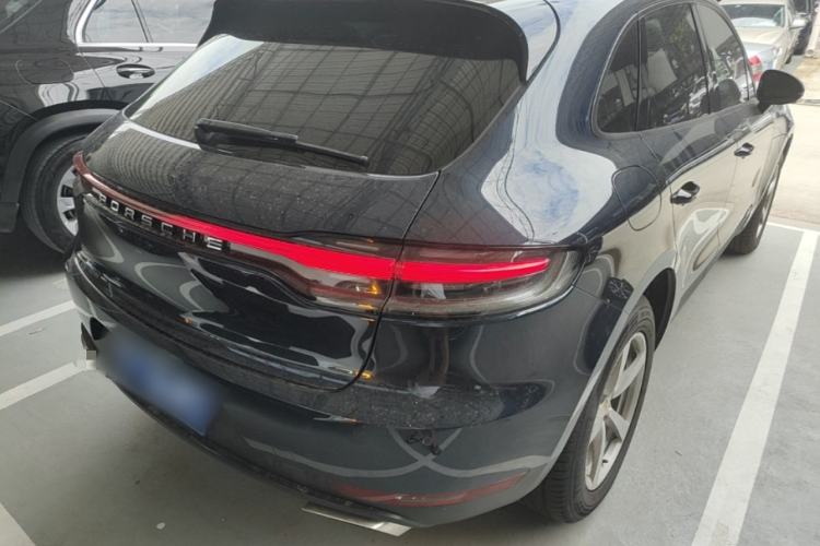 Used Porsche Macan 2018 Macan 2.0T Rear Right 45 Deg