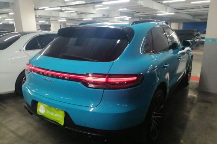 Used Porsche Macan 2018 Macan 2.0T Rear Right 45 Deg