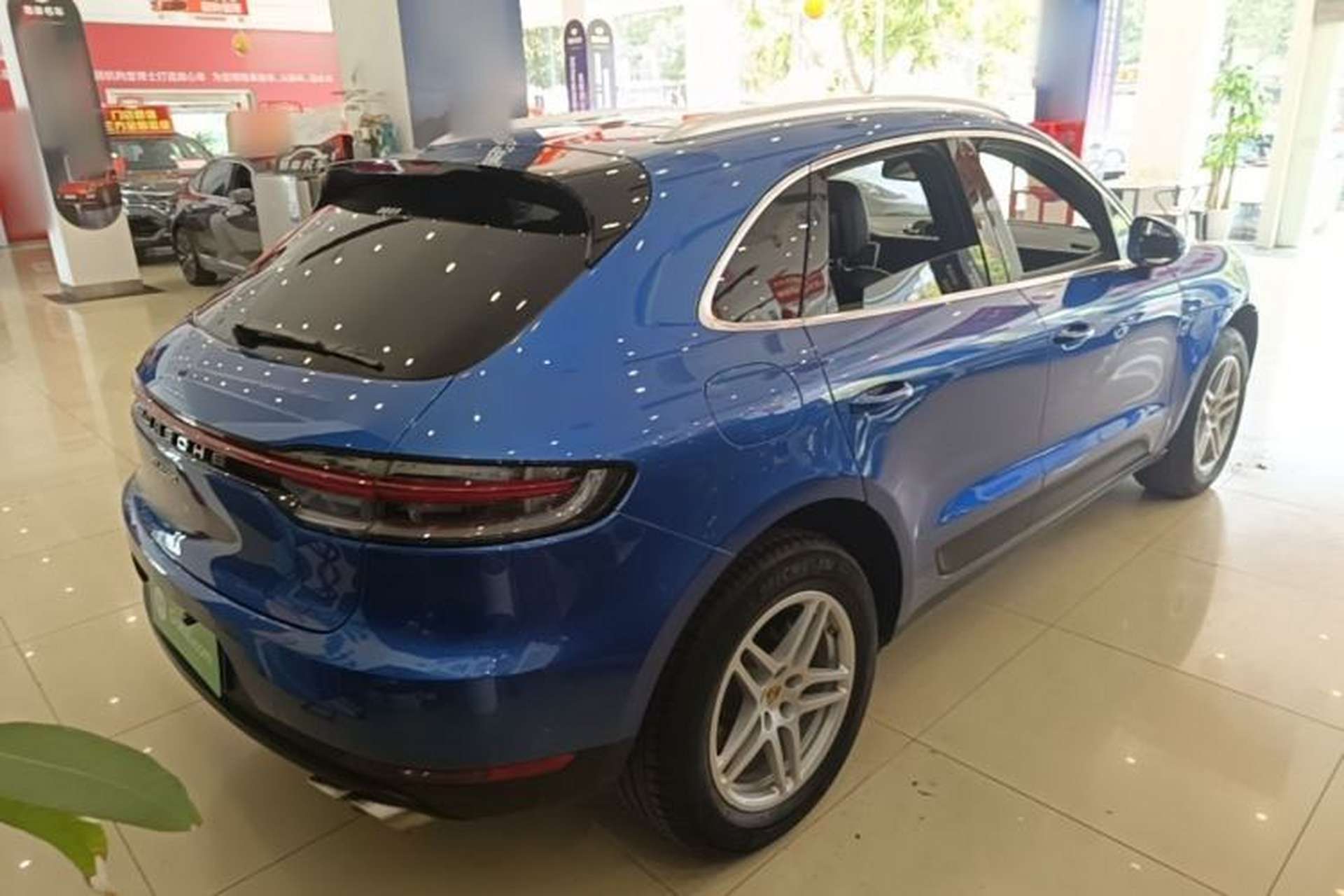 Used Porsche Macan 2018 Macan 2.0T Rear Right 45 Deg