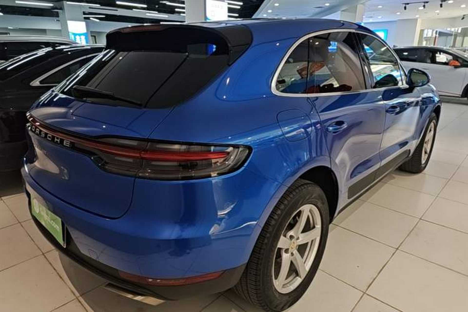 Used Porsche Macan 2018 Macan 2.0T Rear Right 45 Deg