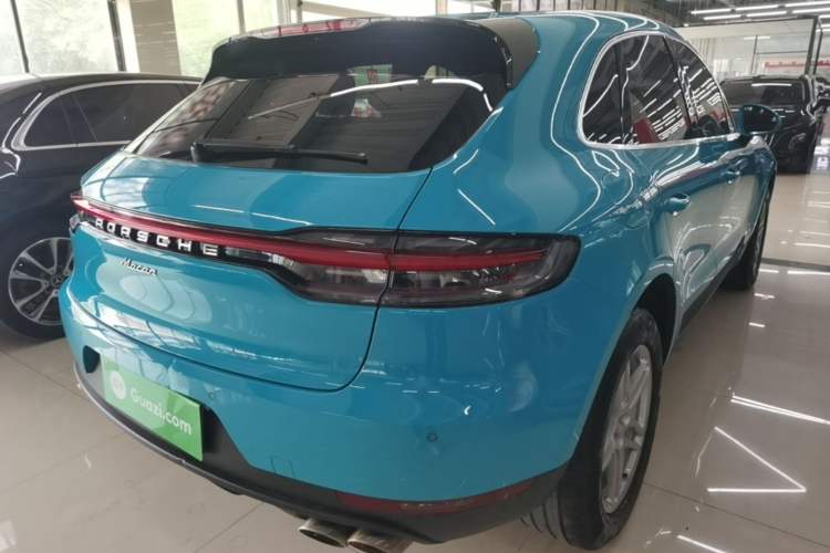 Used Porsche Macan 2018 Macan 2.0T Rear Right 45 Deg