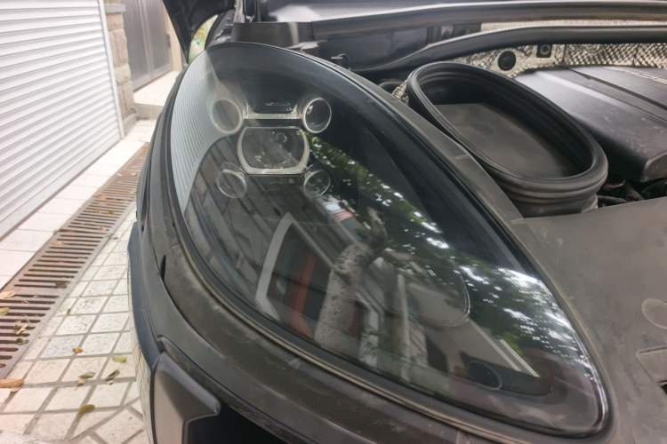 Used Porsche Macan 2018 Macan 2.0T Right Front Headlight