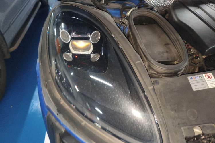 Used Porsche Macan 2018 Macan 2.0T Right Front Headlight