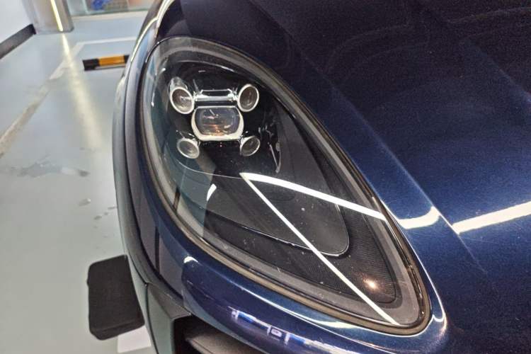 Used Porsche Macan 2018 Macan 2.0T Right Front Headlight