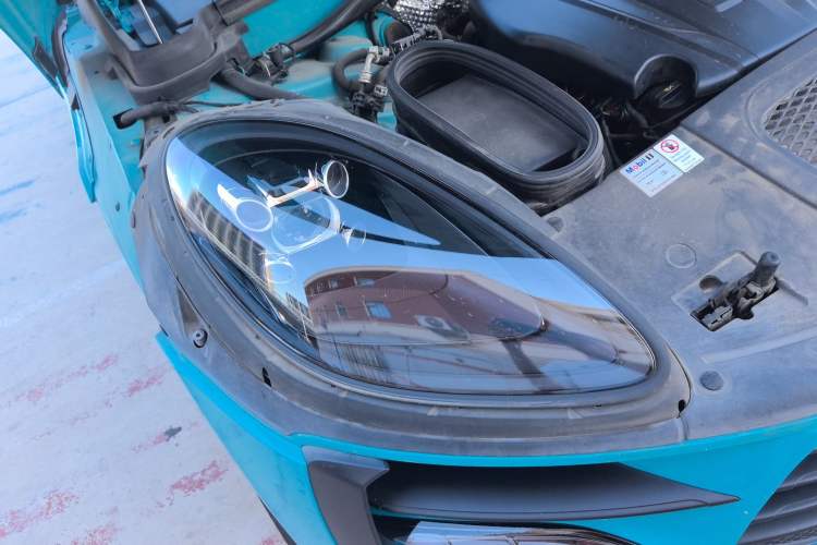 Used Porsche Macan 2018 Macan 2.0T Right Front Headlight