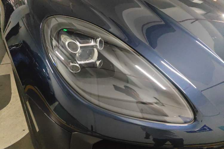 Used Porsche Macan 2018 Macan 2.0T Right Front Headlight