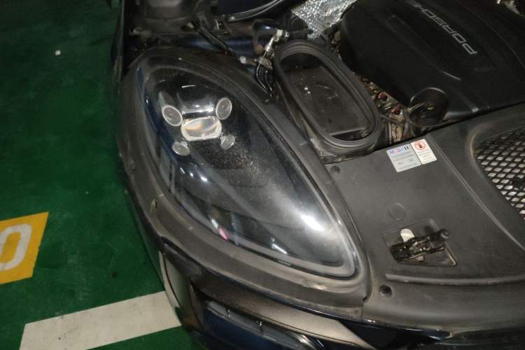 Used Porsche Macan 2018 Macan 2.0T Right Front Headlight