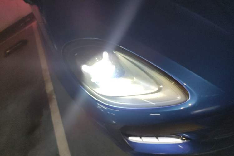 Used Porsche Macan 2018 Macan 2.0T Right Front Headlight