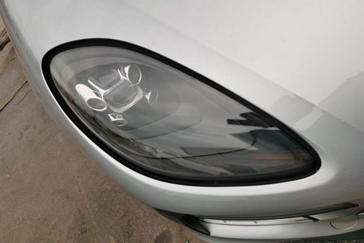 Used Porsche Macan 2018 Macan 2.0T Right Front Headlight