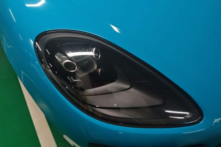 Used Porsche Macan 2018 Macan 2.0T Right Front Headlight