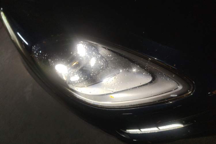 Used Porsche Macan 2018 Macan 2.0T Right Front Headlight