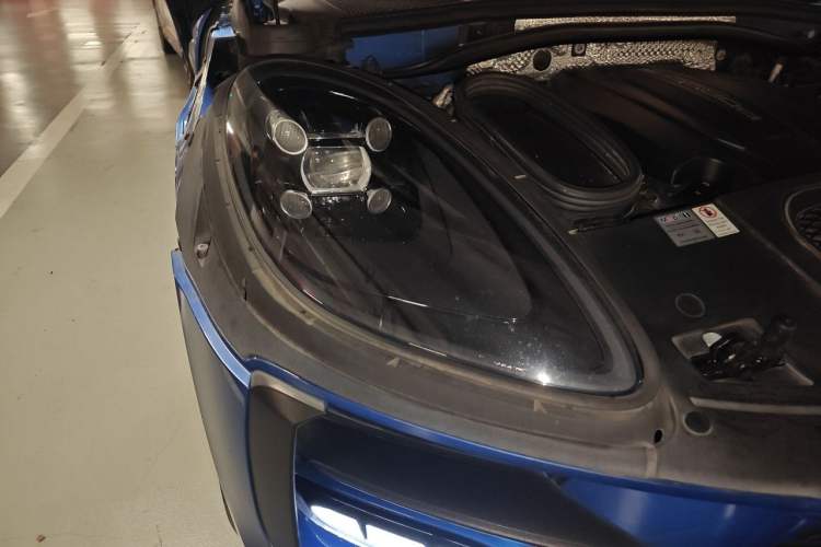 Used Porsche Macan 2018 Macan 2.0T Right Front Headlight