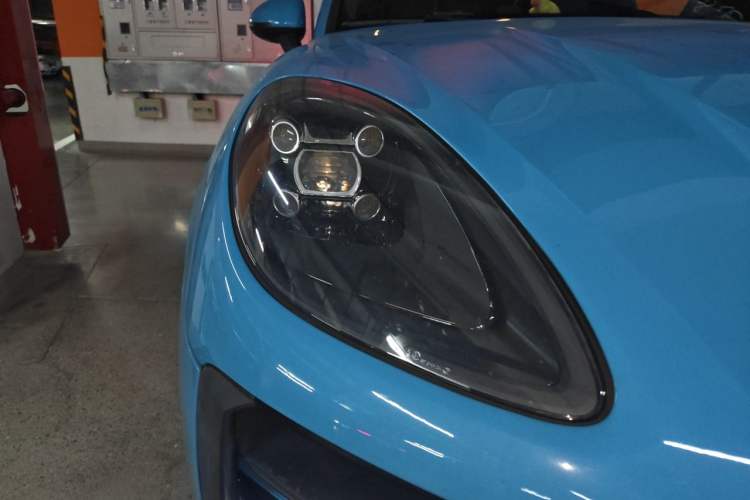 Used Porsche Macan 2018 Macan 2.0T Right Front Headlight