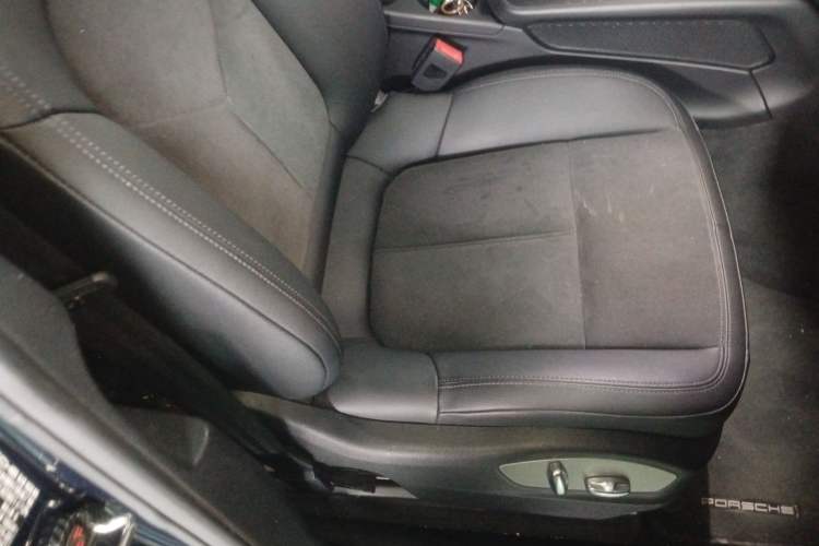 Used Porsche Macan 2018 Macan 2.0T Right Front Seat