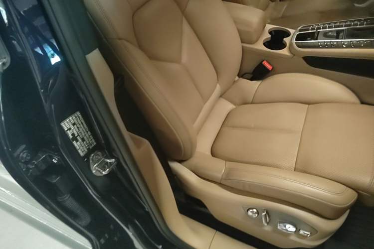 Used Porsche Macan 2018 Macan S 3.0T Right Front Seat