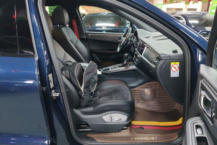 Used Porsche Macan 2018 Macan 2.0T Right Front Seat