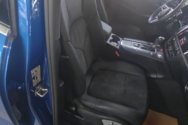 Used Porsche Macan 2018 Macan 2.0T Right Front Seat