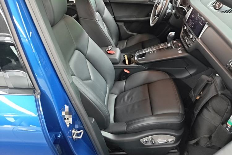 Used Porsche Macan 2018 Macan 2.0T Right Front Seat
