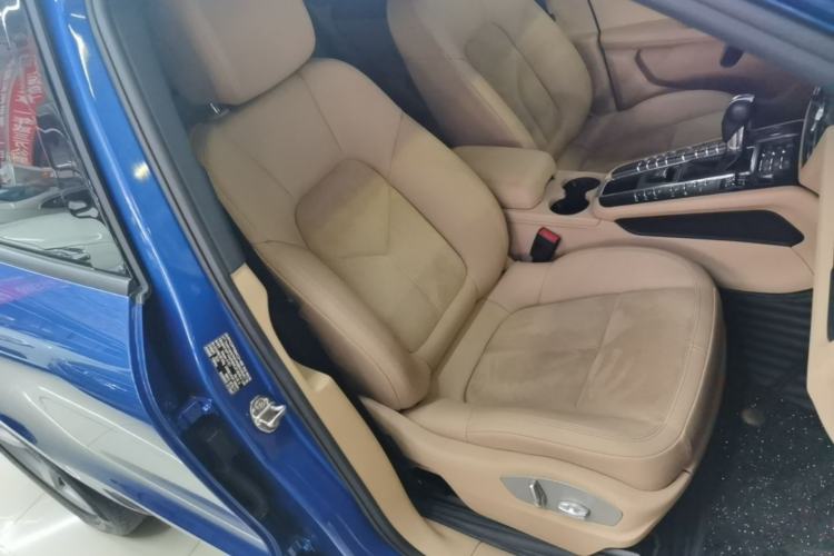 Used Porsche Macan 2018 Macan 2.0T Right Front Seat