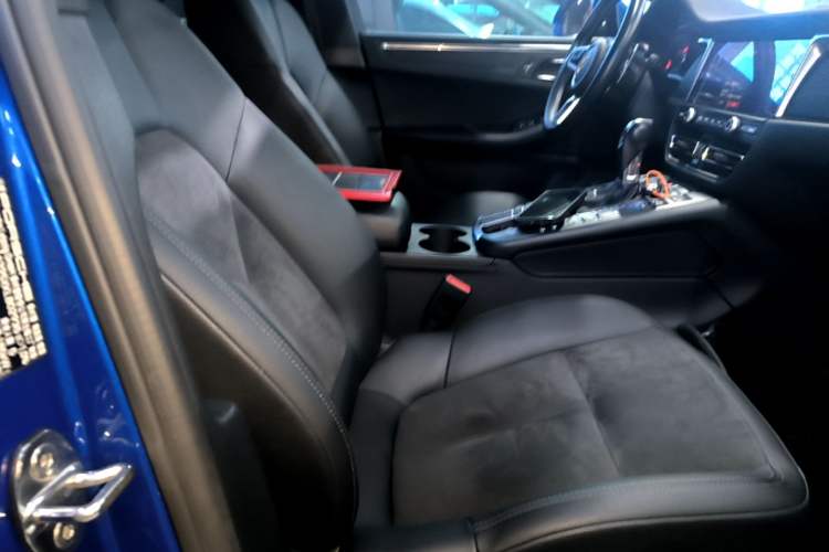 Used Porsche Macan 2018 Macan 2.0T Right Front Seat