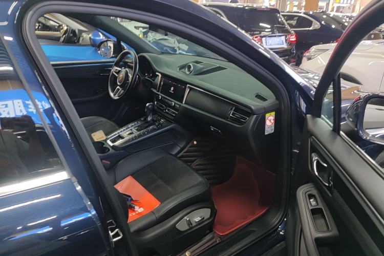Used Porsche Macan 2018 Macan 2.0T Right Front Seat