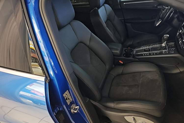 Used Porsche Macan 2018 Macan 2.0T Right Front Seat