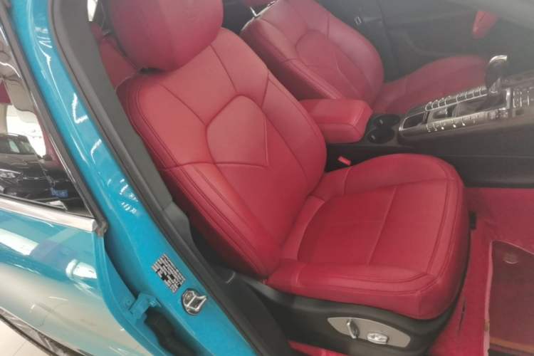 Used Porsche Macan 2018 Macan 2.0T Right Front Seat