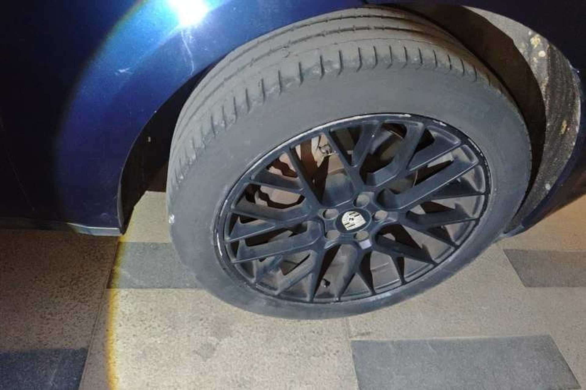 Used Porsche Macan 2018 Macan 2.0T Right Front Wheel Hub