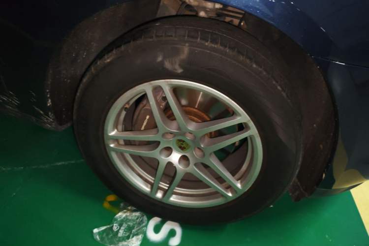 Used Porsche Macan 2018 Macan 2.0T Right Front Wheel Hub