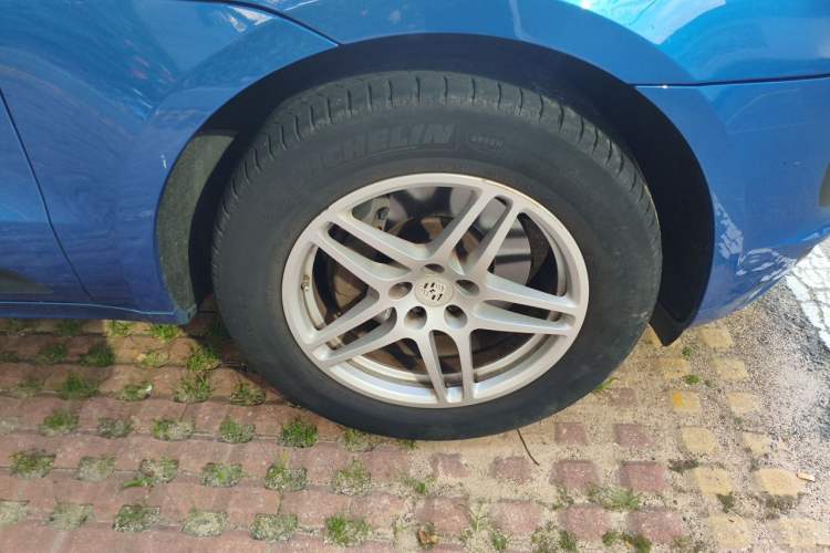 Used Porsche Macan 2018 Macan 2.0T Right Front Wheel Hub