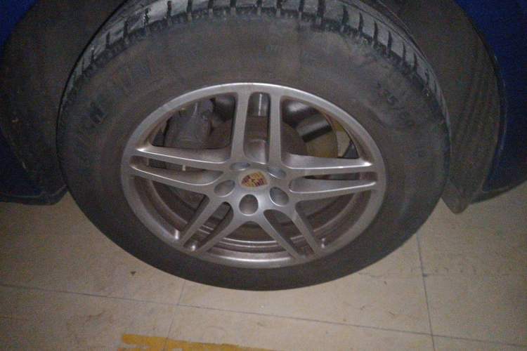 Used Porsche Macan 2018 Macan 2.0T Right Front Wheel Hub