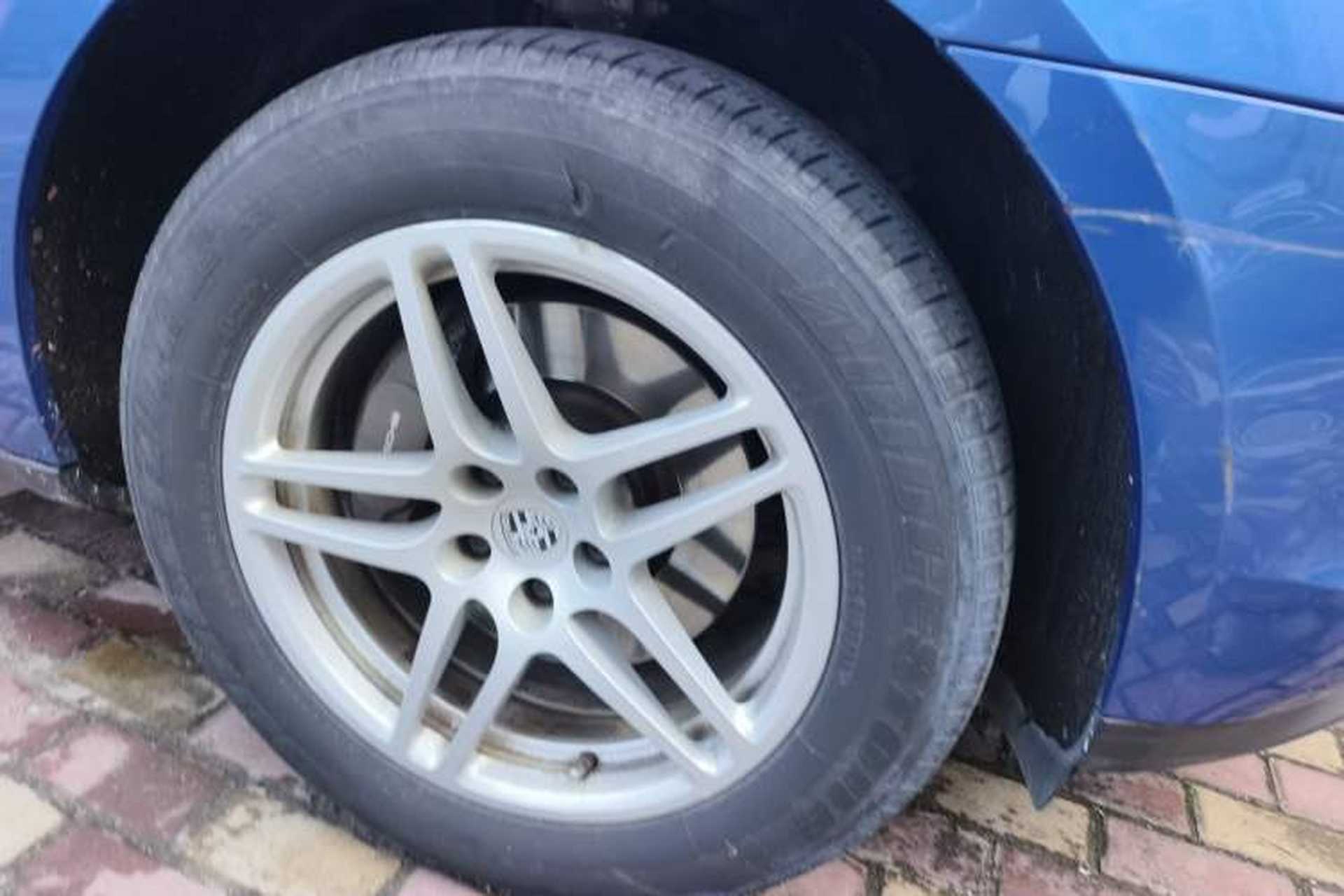 Used Porsche Macan 2018 Macan 2.0T Right Front Wheel Hub