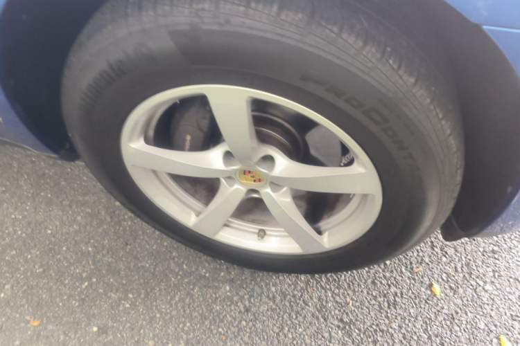 Used Porsche Macan 2018 Macan 2.0T Right Front Wheel Hub
