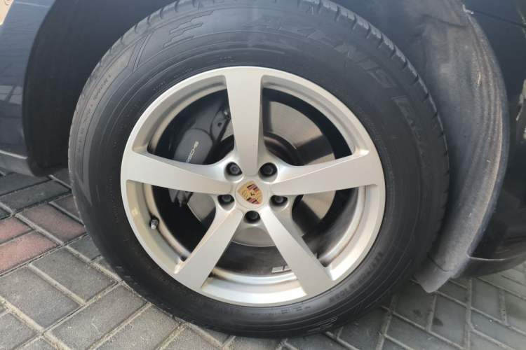 Used Porsche Macan 2018 Macan 2.0T Right Front Wheel Hub