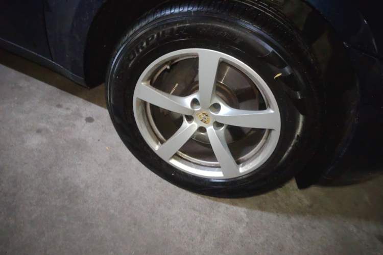Used Porsche Macan 2018 Macan 2.0T Right Front Wheel Hub