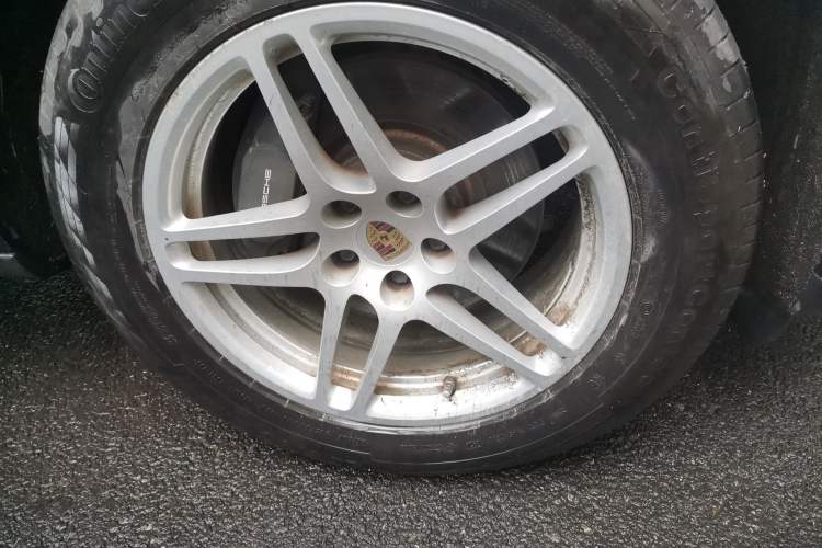 Used Porsche Macan 2018 Macan 2.0T Right Front Wheel Hub