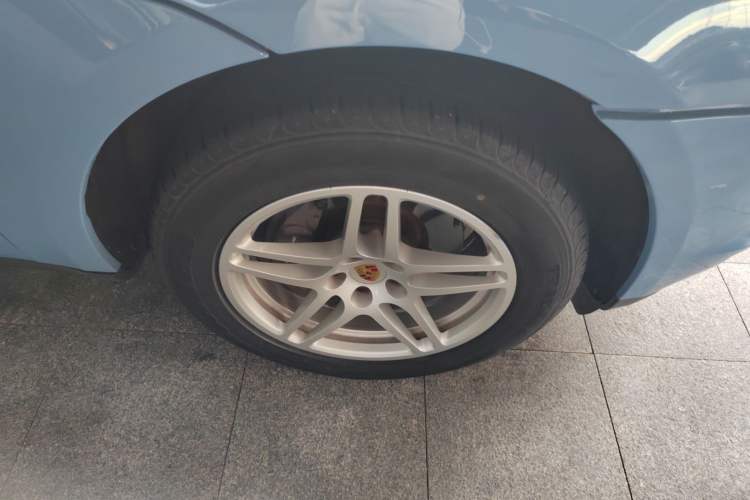 Used Porsche Macan 2018 Macan 2.0T Right Front Wheel Hub