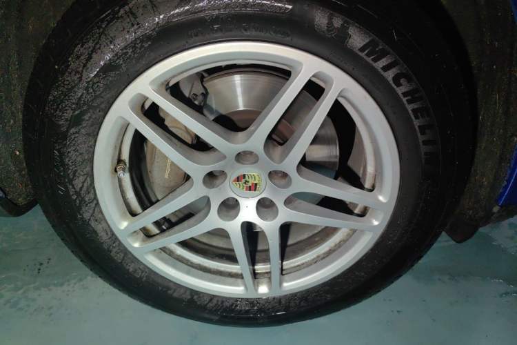 Used Porsche Macan 2018 Macan 2.0T Right Front Wheel Hub