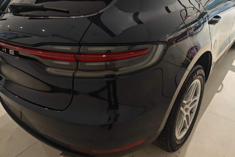 Used Porsche Macan 2018 Macan 2.0T Right Rear Taillight