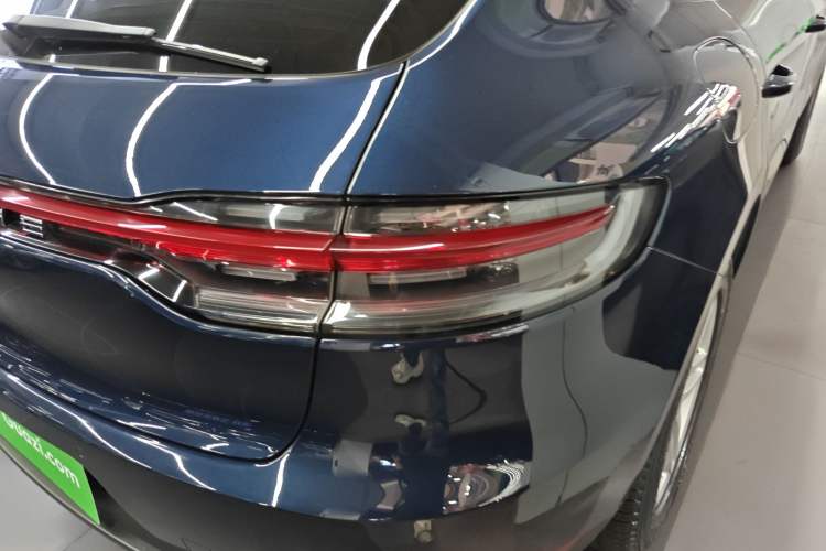 Used Porsche Macan 2018 Macan 2.0T Right Rear Taillight