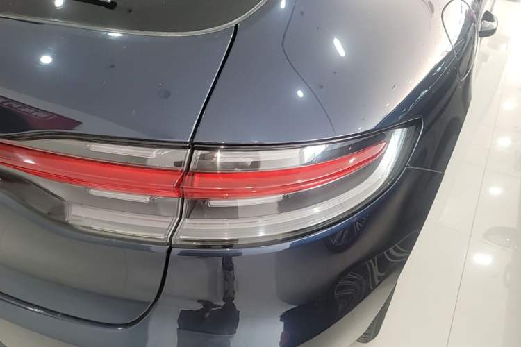 Used Porsche Macan 2018 Macan 2.0T Right Rear Taillight