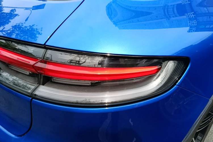 Used Porsche Macan 2018 Macan 2.0T Right Rear Taillight