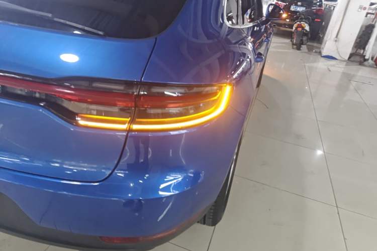 Used Porsche Macan 2018 Macan 2.0T Right Rear Taillight