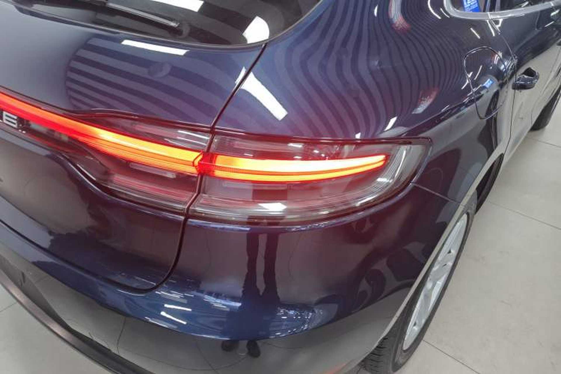 Used Porsche Macan 2018 Macan 2.0T Right Rear Taillight