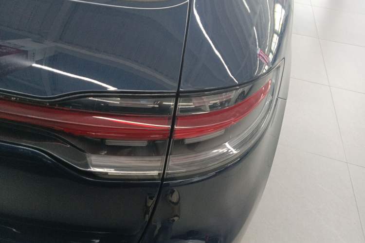 Used Porsche Macan 2018 Macan 2.0T Right Rear Taillight